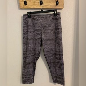 Yoga pants gray pattern